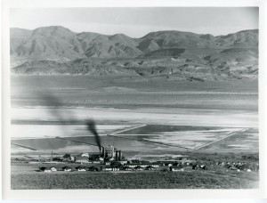 The California Alkali plant, next to Cartego, about 1925. Eastern California Museum photo.